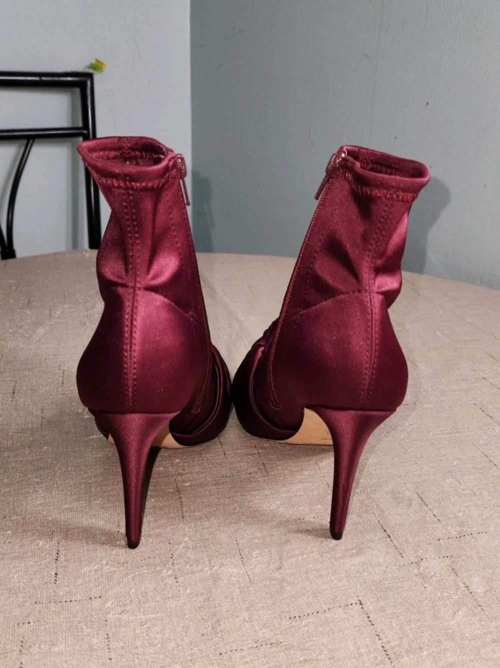 Antonio Melani Kamerin 6 M Satin Sock Boots Red Maroon Knot Heeled Booties 74 - Picture 4 of 9